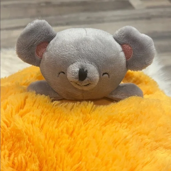 Squishable plush retired cheese wedge with mouse large 15” like new - Picture 3 of 7